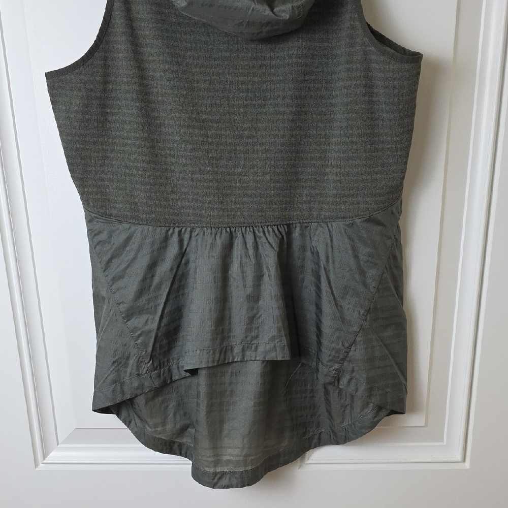 REI Olive Green Hooded Lightweight Vest. Size XS - Picture 9 of 11